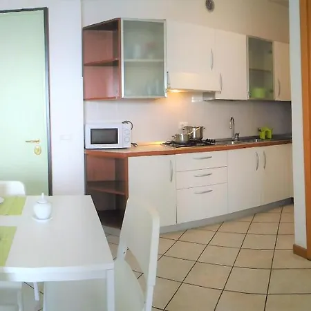 Mit Schwimmbad Apartment *